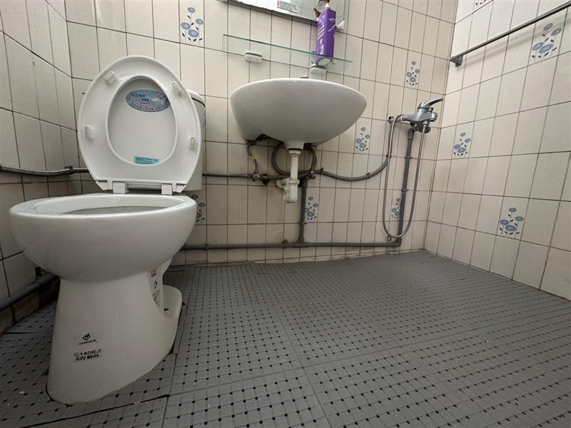 社會住宅🏠銀川內惟商圈萌寵二樓透天採光5房近美術館📞愛窩,愛窩 iwow house