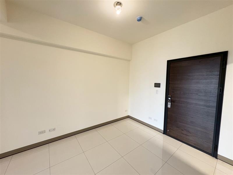 社宅🏠鳳甲全新電梯陽台1+1房會補傢俱近草衙道高餐📞愛窩,愛窩 iwow house