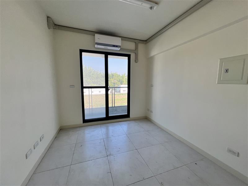 高鳳孔鳳商圈車庫透天採光大4房近草衙捷運站📞愛窩,愛窩 iwow house