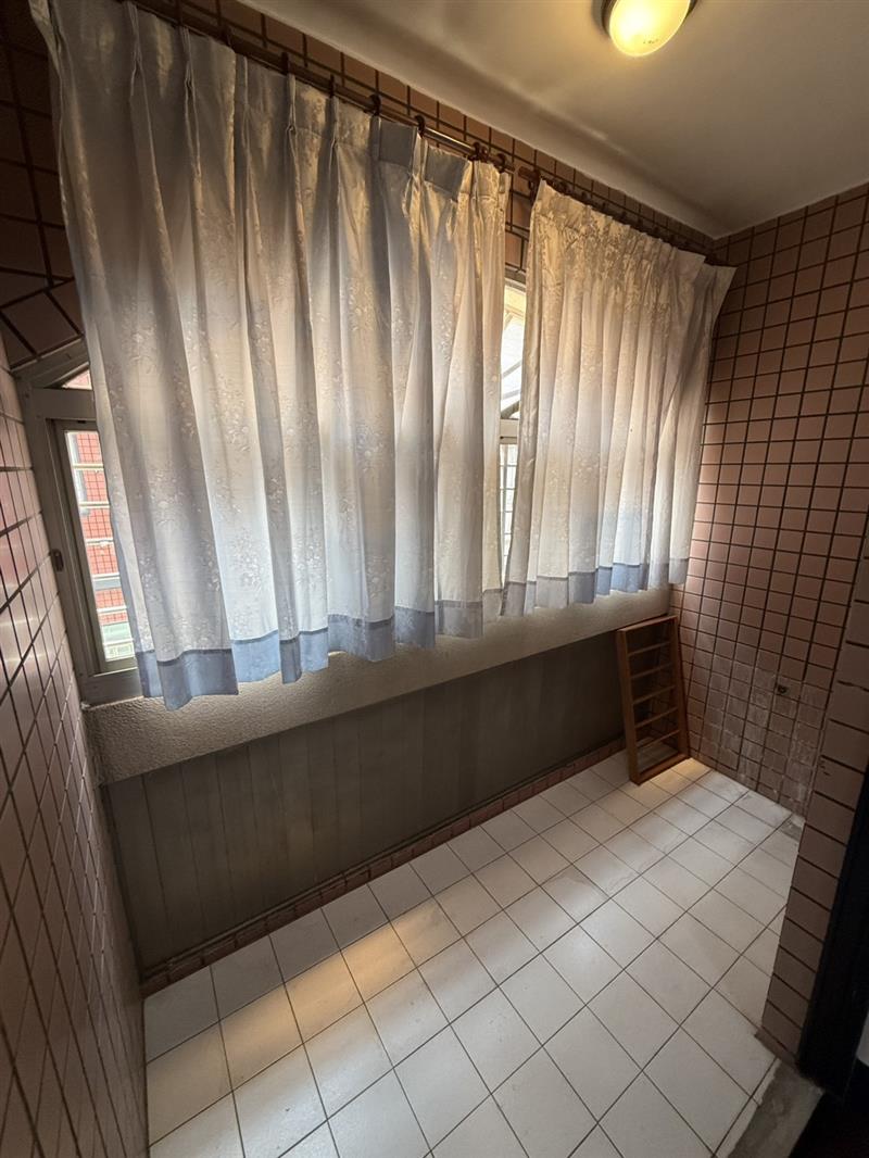 社宅🏠仁怡一仁武商圈萌寵三樓透天車庫4房含地下室📞愛窩,愛窩 iwow house