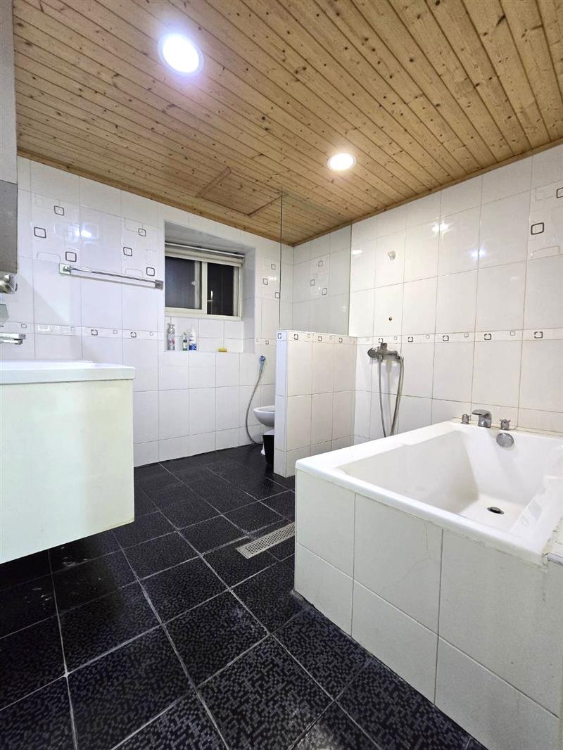 四維四4房低樓層近光榮碼頭輕軌愛窩,愛窩 iwow house