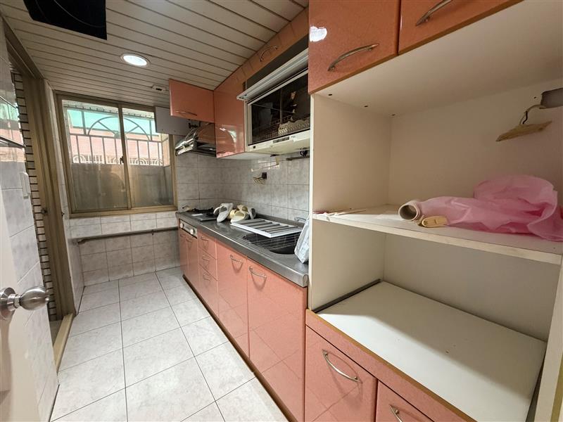 社宅🏠文川6F左營商圈4房萌寵採光可租車位近捷運📞愛窩,愛窩 iwow house