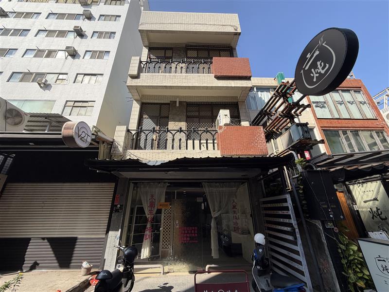 文橫二新崛江商圈萌寵透天三樓店住服飾輕食工作室首選📞愛窩,愛窩 iwow house