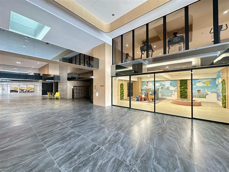 社宅🏠大中二2F全新電梯採光萌寵獨立套房近高鐵📞愛窩,愛窩 iwow house