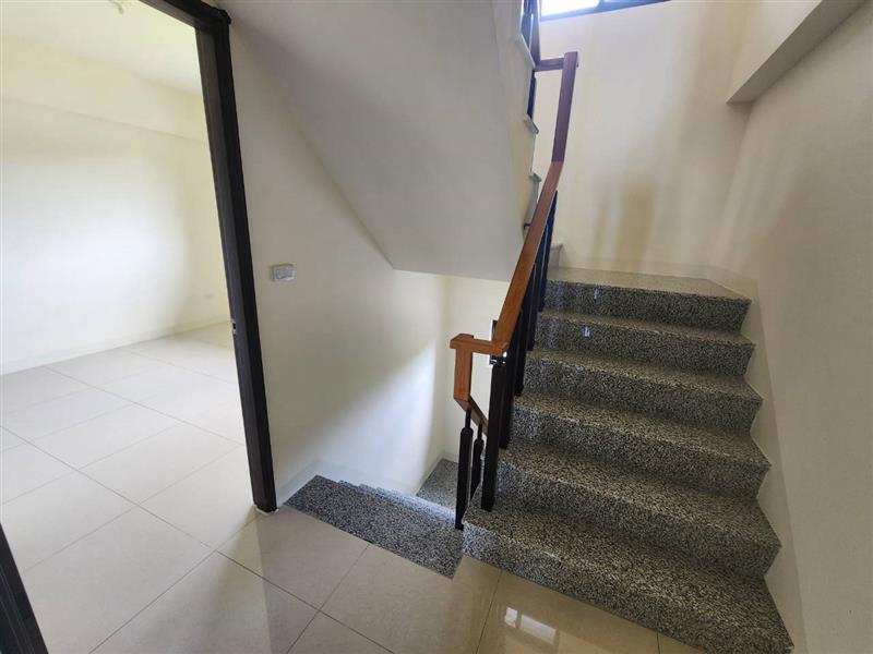 久堂路邊店面全新完工美墅近九曲堂火車站📞愛窩,愛窩 iwow house