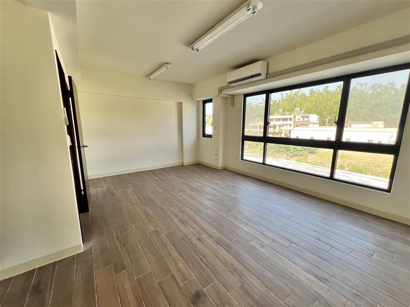 高鳳孔鳳商圈車庫透天採光大4房近草衙捷運站📞愛窩,愛窩 iwow house