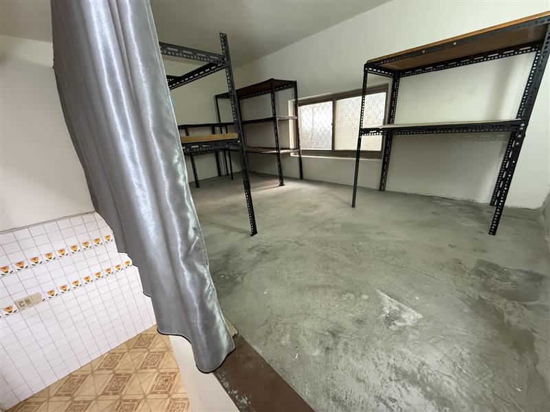 社宅🏠長明後驛商圈可寵大空間近高雄車站📞愛窩,愛窩 iwow house