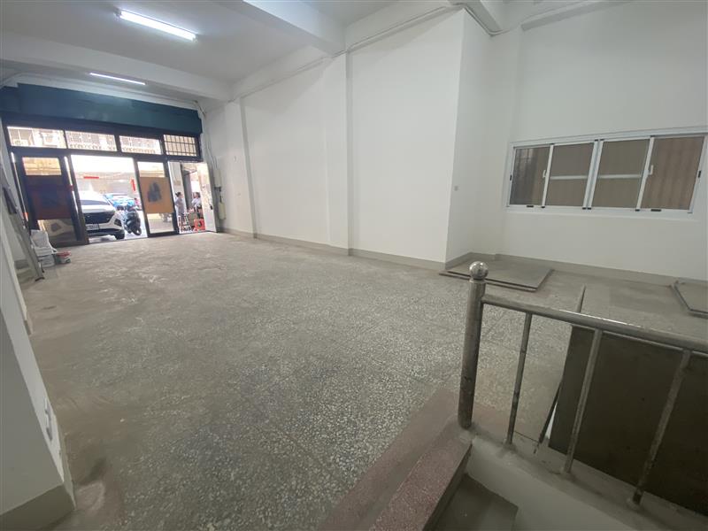 富野鹽埕埔新樂街商圈金店面近輕軌📞愛窩,愛窩 iwow house