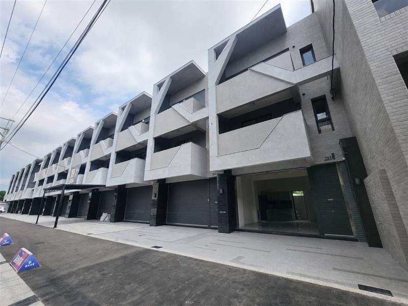 久堂路邊店面全新完工美墅近九曲堂火車站📞愛窩,愛窩 iwow house