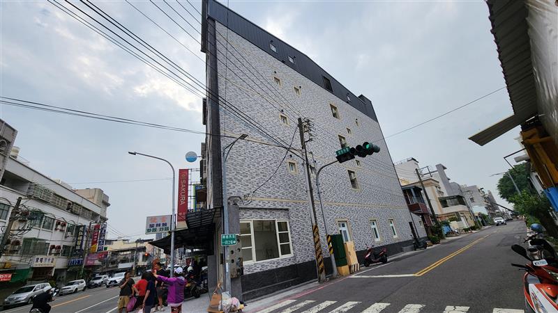 柳橋西岡山商圈全新裝修租金可談1F+地下室近捷運📞愛窩,愛窩 iwow house