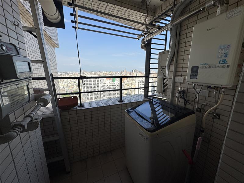 鼎華可租補鼎山商圈貓寵電梯採光2房近輕軌家樂福📞愛窩,愛窩 iwow house