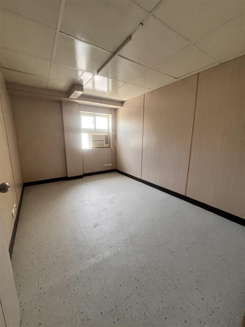 軍校公寓3+4樓7房空屋近世運捷運台積加工區📞愛窩,愛窩 iwow house