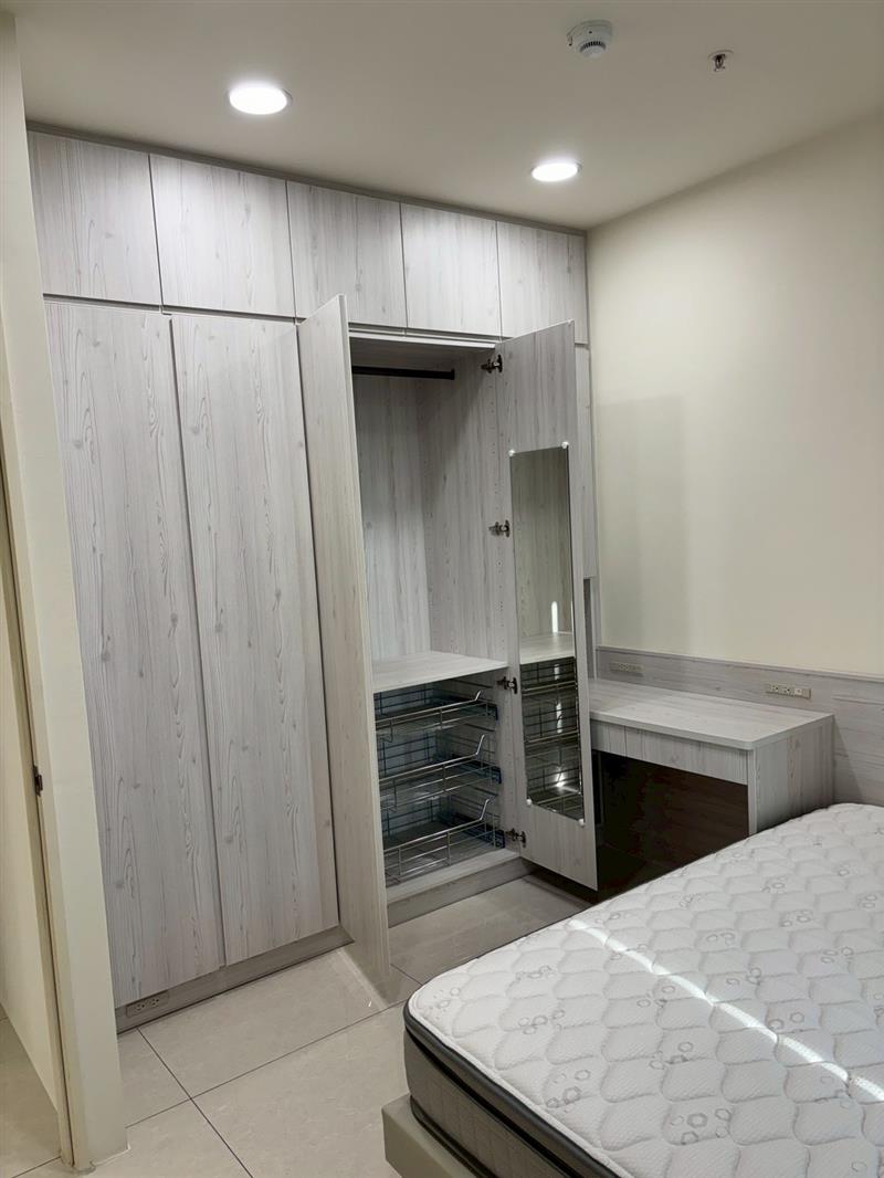 社宅🏠大中二陽高鐵商圈電梯採光2房車位三鐵共構近國10愛窩,愛窩 iwow house