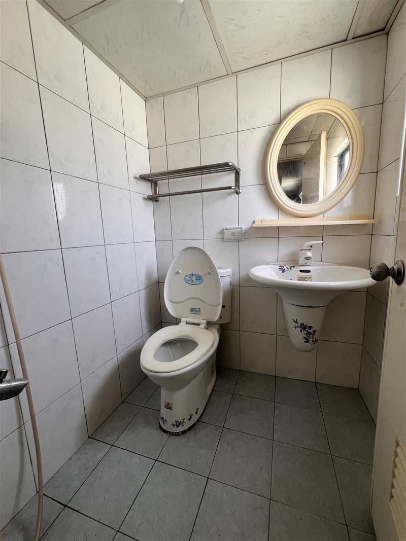 軍校公寓3+4樓7房空屋近世運捷運台積加工區📞愛窩,愛窩 iwow house