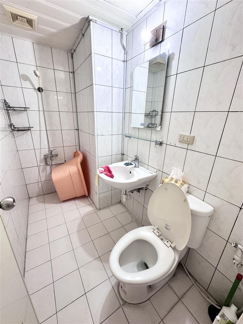 社宅🏠後昌電梯3房近莒光右昌商圈加工區捷運油廠國小📞愛窩,愛窩 iwow house
