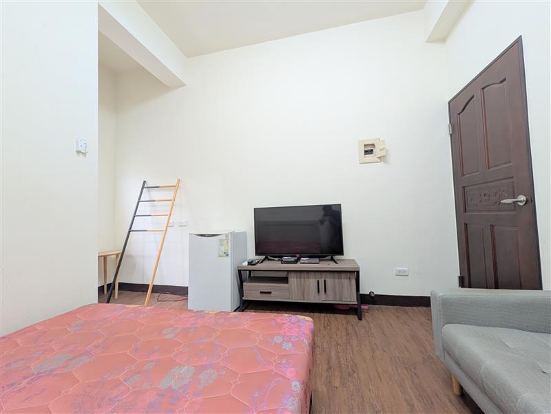崗山橫3B瑞隆商圈電梯採光房近籬仔輕軌📞愛窩,愛窩 iwow house
