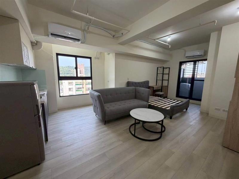 社宅🏠大中二高鐵商圈電梯採光獨立套房三鐵共構近巨蛋📞愛窩